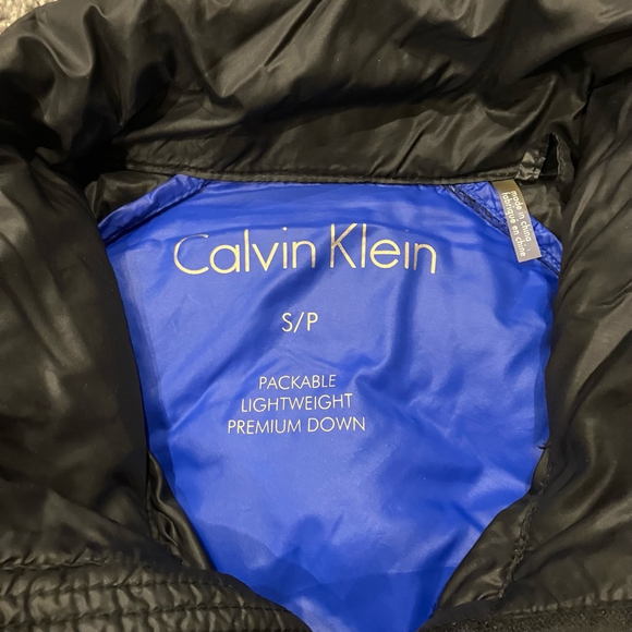 Calvin Klein Packable Puffer Jacket - Picture 4 of 8